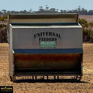 Universal Sheep feeder