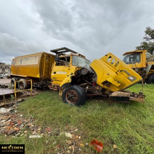 L8000 Truck