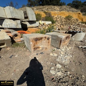 4 x Concrete Blocks