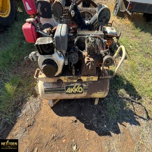 Akko AT420 air compressor 90L capacity