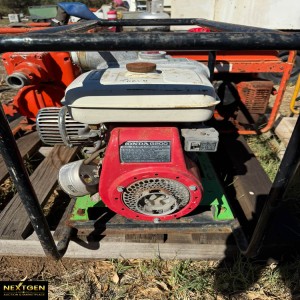 Trash pump with 5hp G200 Honda engine