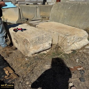 2x Concrete blocks