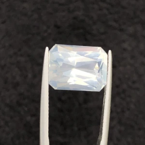 8ct Moonstone pixel cut 272