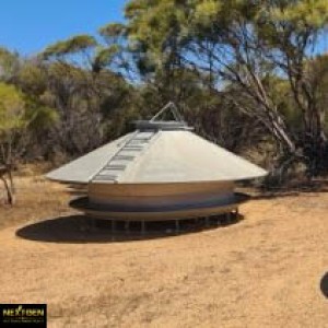 43 Bag sheep feeder
