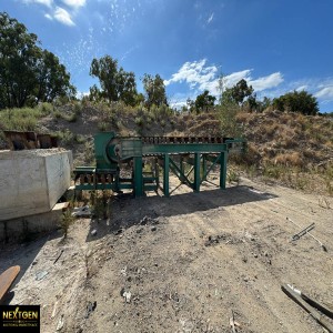 Apron Conveyor with Matching Hopper