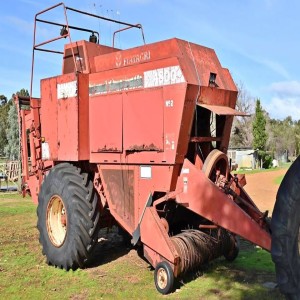 1985 Hesston 8400 Large Square Baler