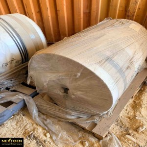 Pallet containing a roll of plastic bags NG020