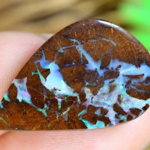 Boulder Opal  047