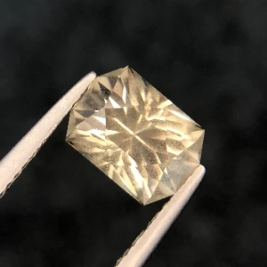 2ct Precision cut Yellow Beryl 364