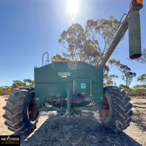 8200 TT3 Simplicity Air Seeder Bin with Morris Bar